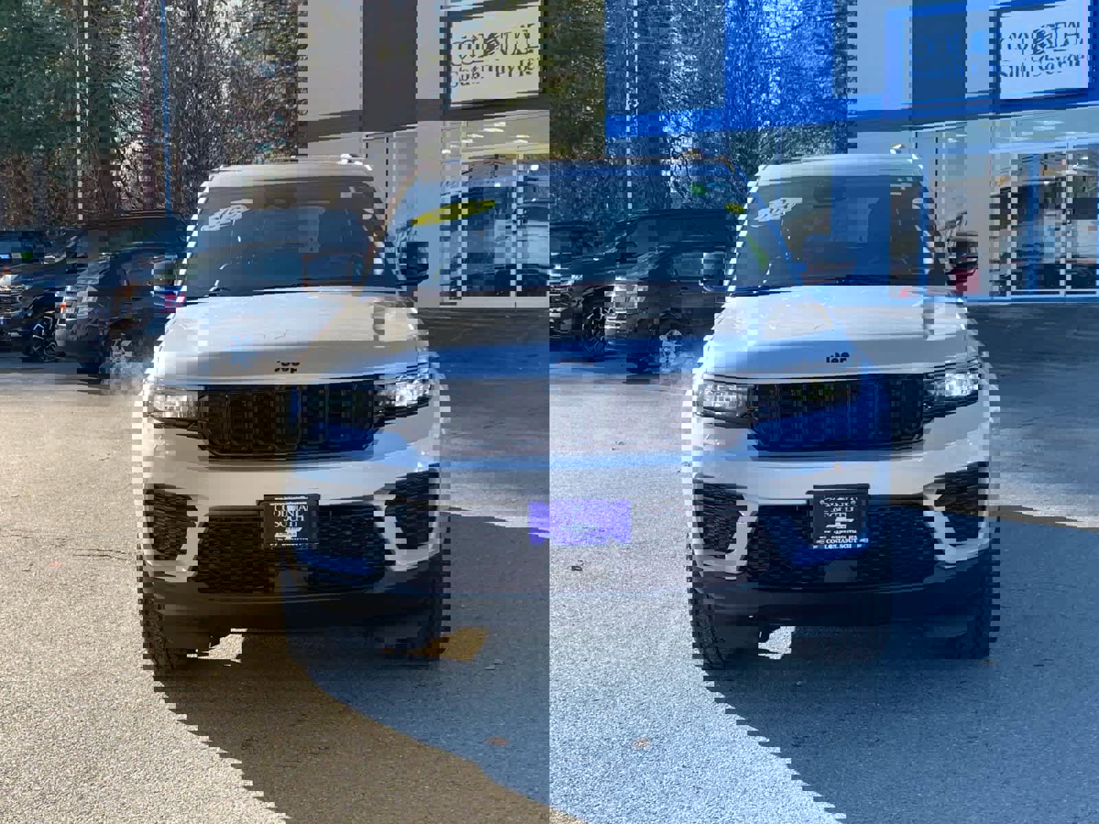 Used 2023 Jeep Grand Cherokee Altitude image 10