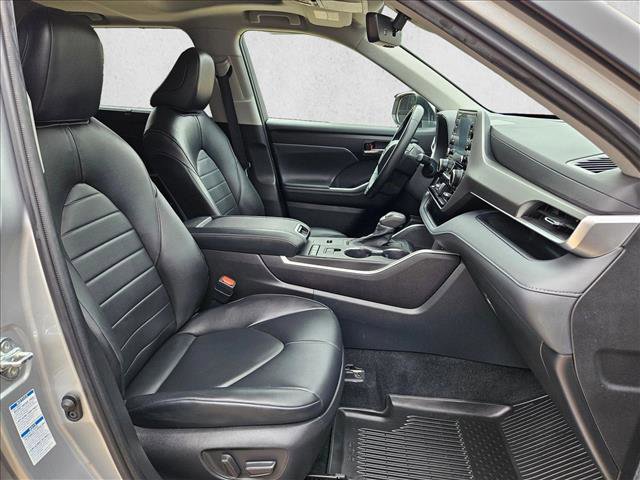 Used 2022 Toyota Highlander XLE image 22