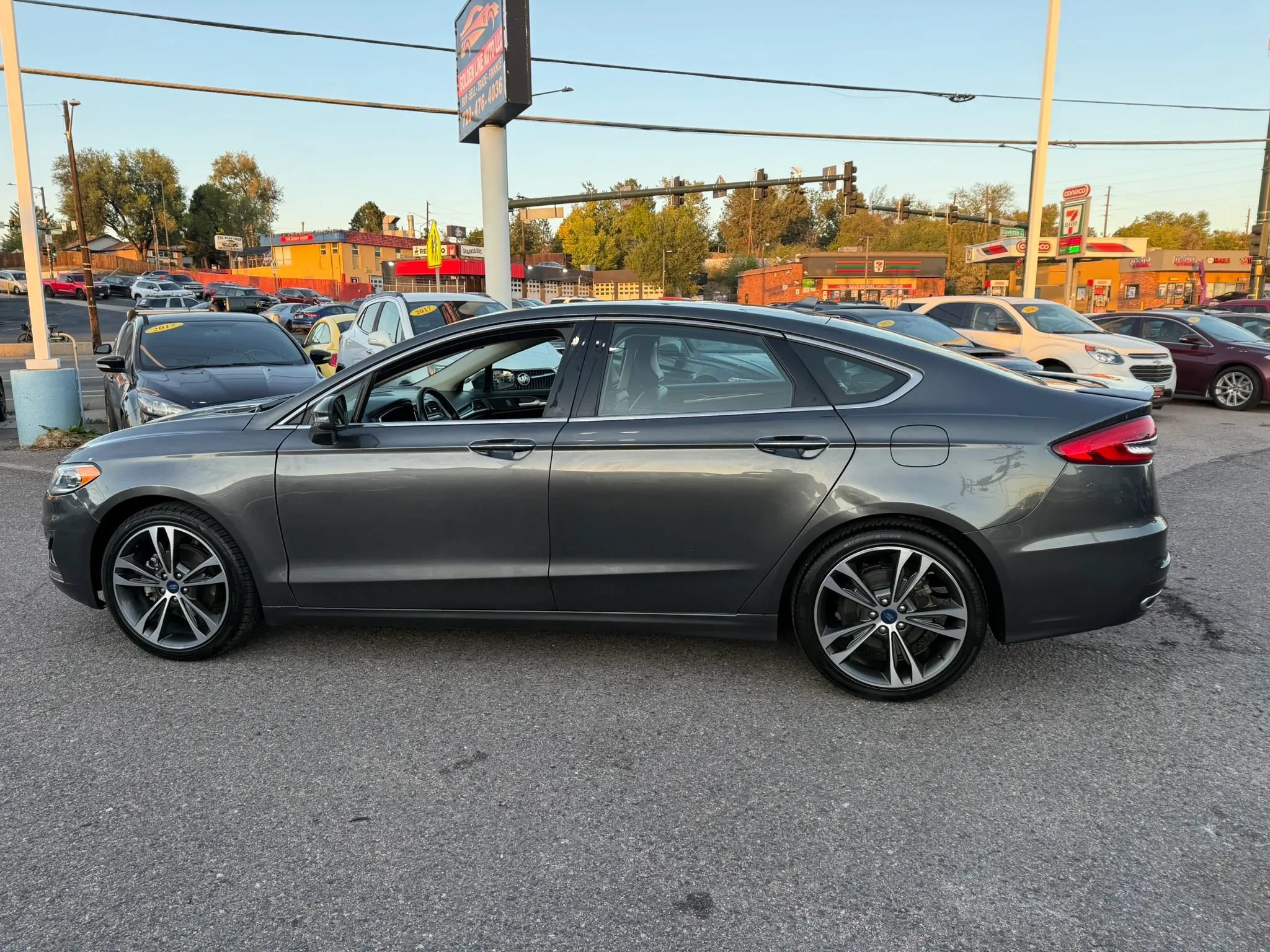 Used 2019 Ford Fusion Titanium AWD/4WD image 5