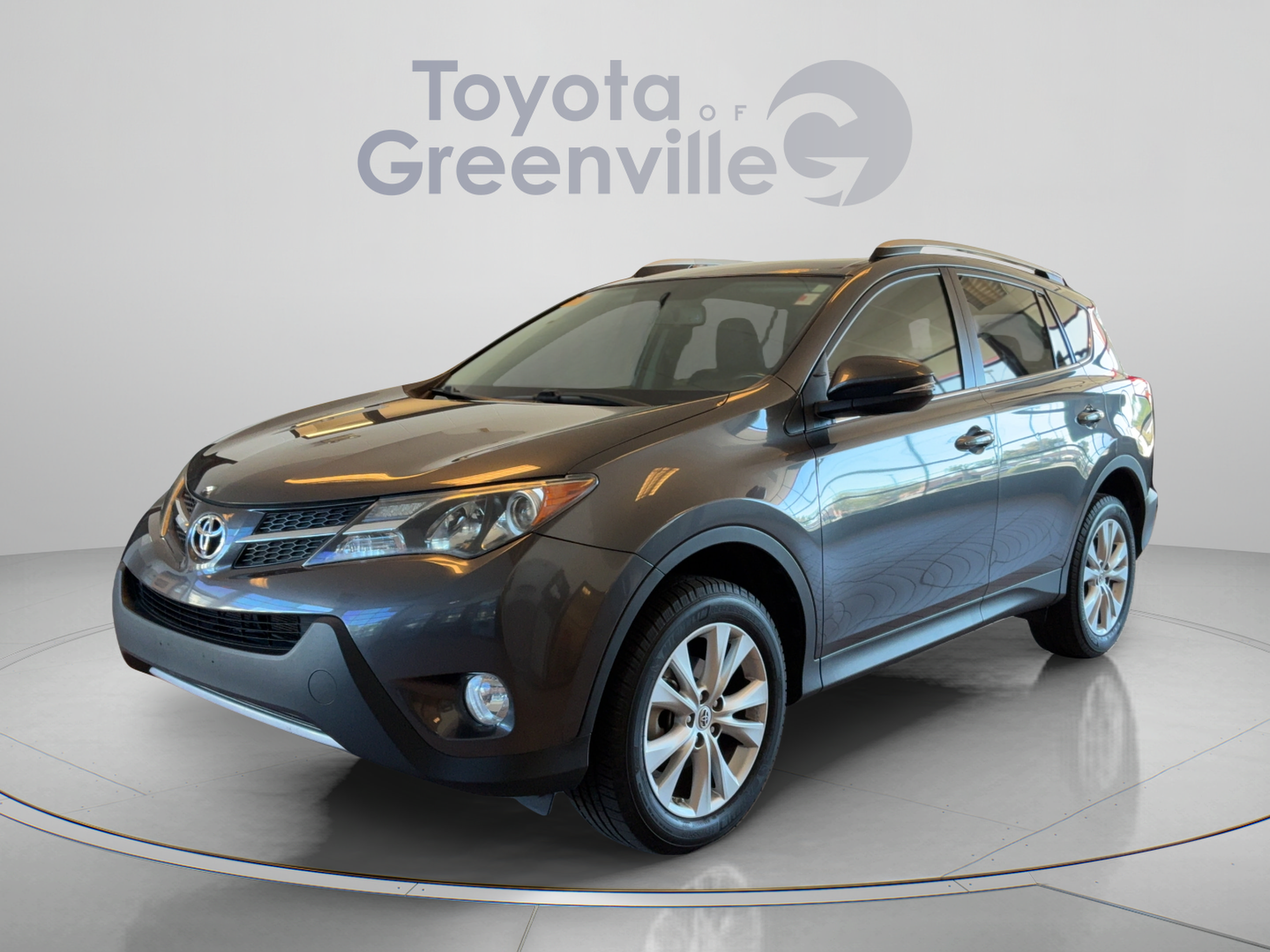 Used 2015 Toyota RAV4 Limited FWD image 1