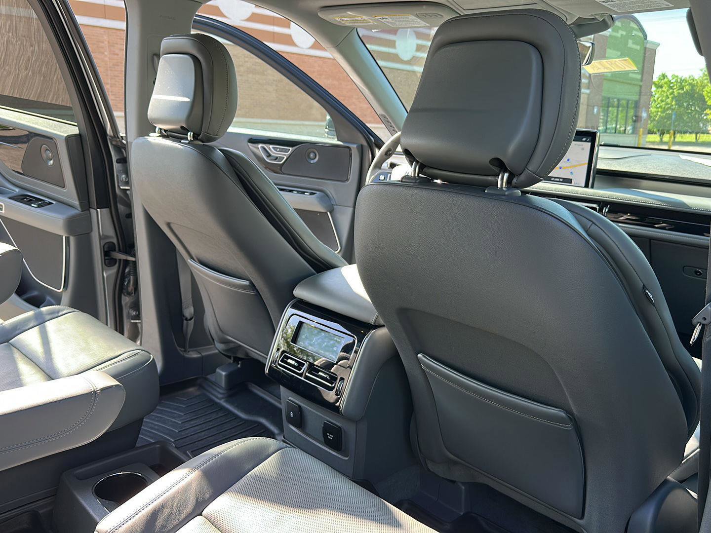 Used 2020 Lincoln Aviator Reserve w/ Elements Package Plus AWD/4WD image 32