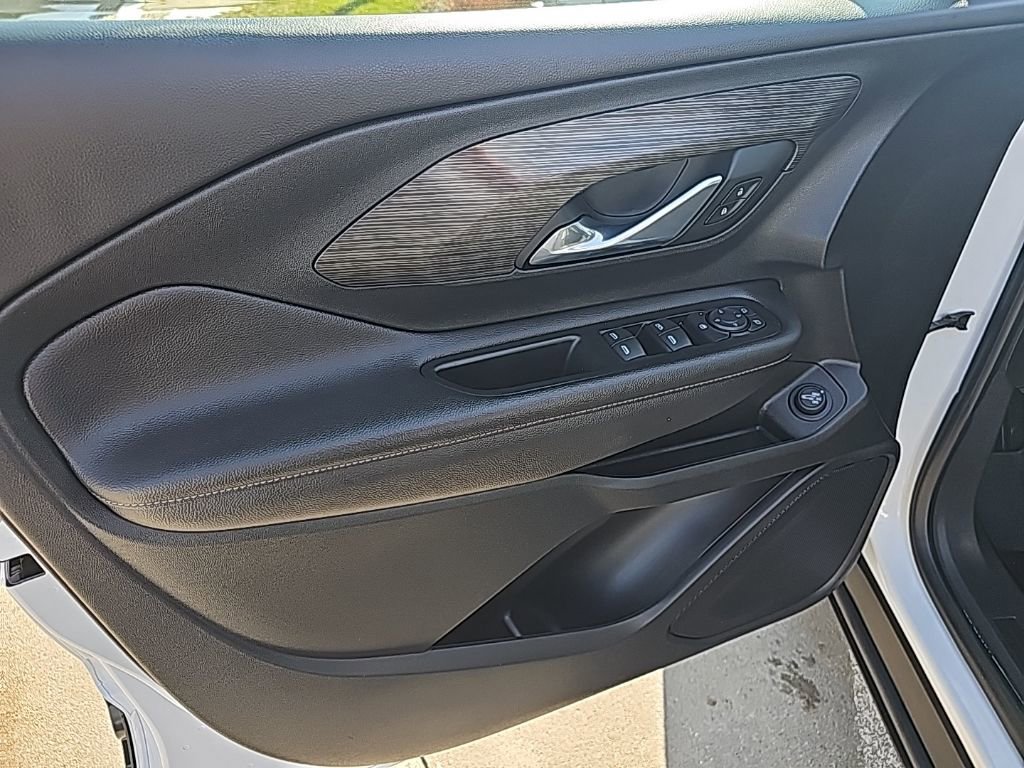 Used 2022 GMC Terrain SLE w/ Driver Convenience Package image 14