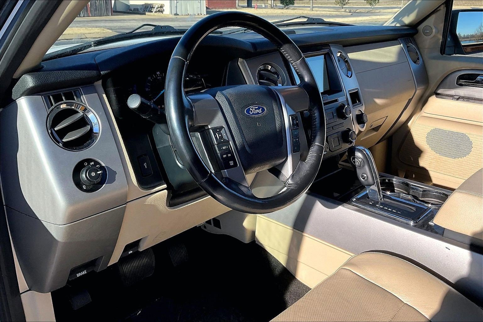 Used 2017 Ford Expedition Limited w/ Equipment Group 301A image 15