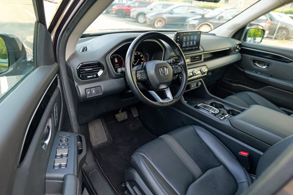 Used 2025 Honda Pilot EX-L image 16