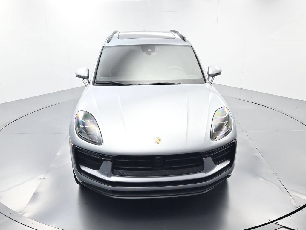 Certified 2026 Porsche Macan AWD/4WD image 41