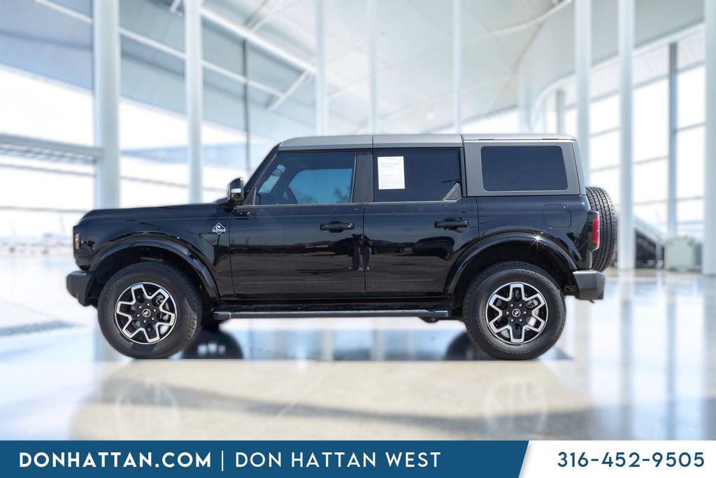 Used 2023 Ford Bronco Outer Banks image 2