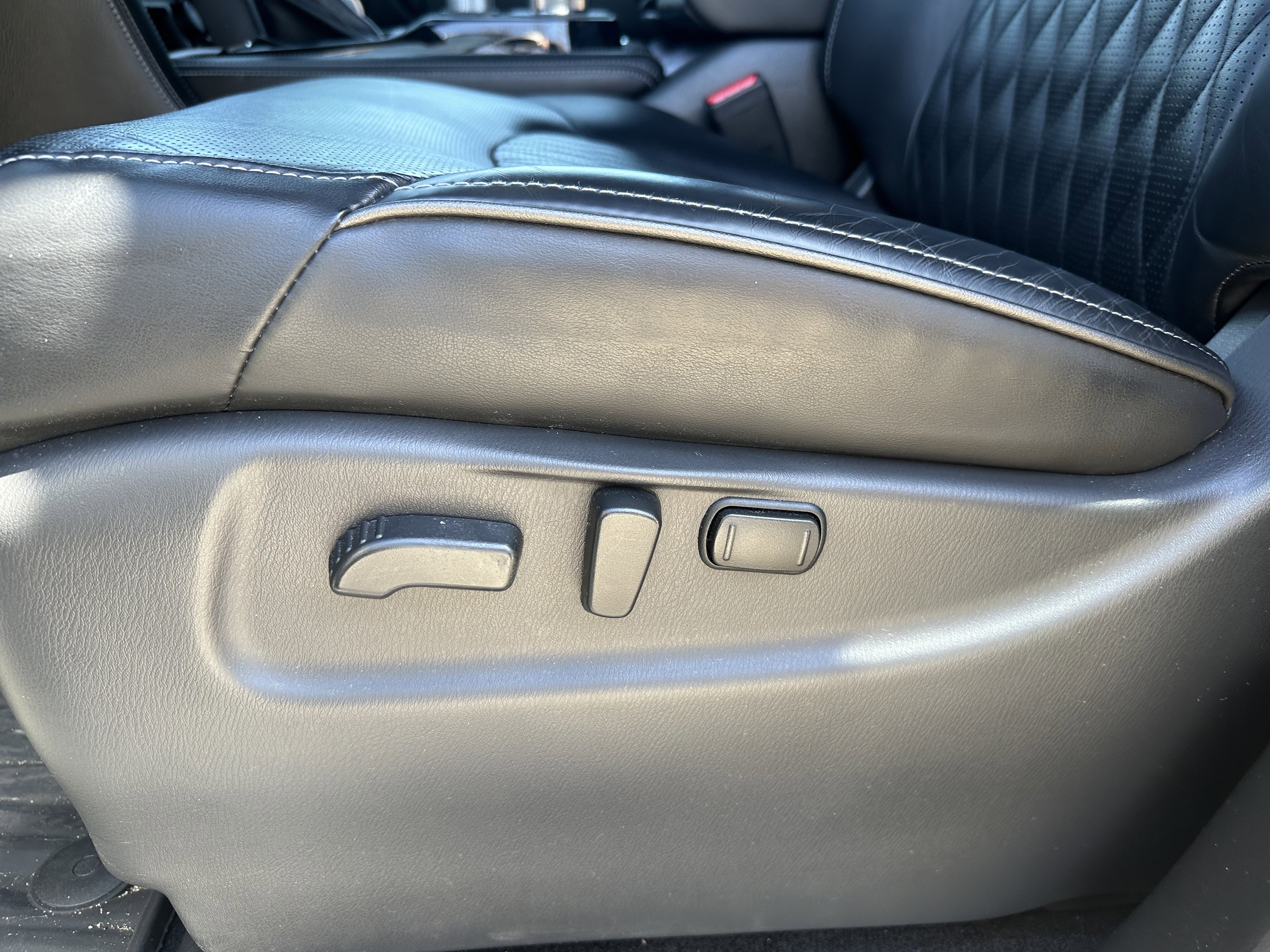 Used 2021 INFINITI QX80 Sensory w/ All-Season Package AWD/4WD image 23