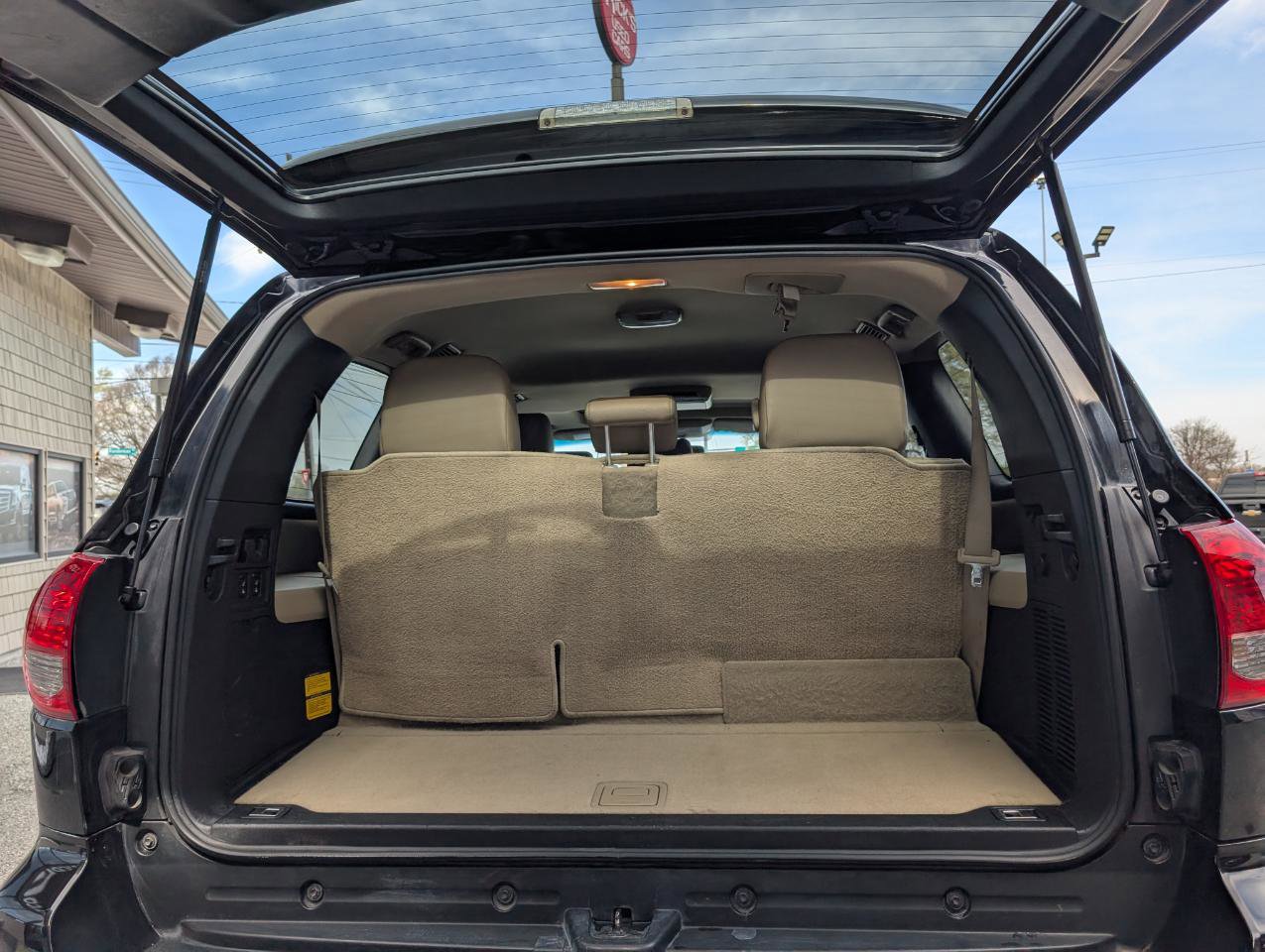 Used 2016 Toyota Sequoia SR5 RWD image 18