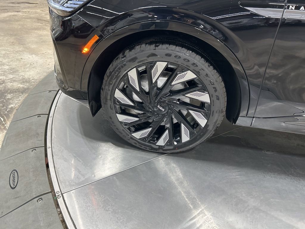 New 2026 Lincoln Nautilus Reserve w/ Jet Appearance Package image 34