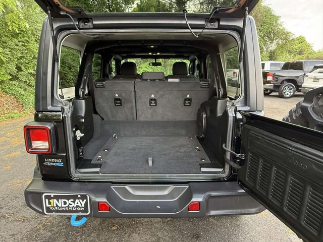 Used 2023 Jeep Wrangler Unlimited AWD/4WD image 12