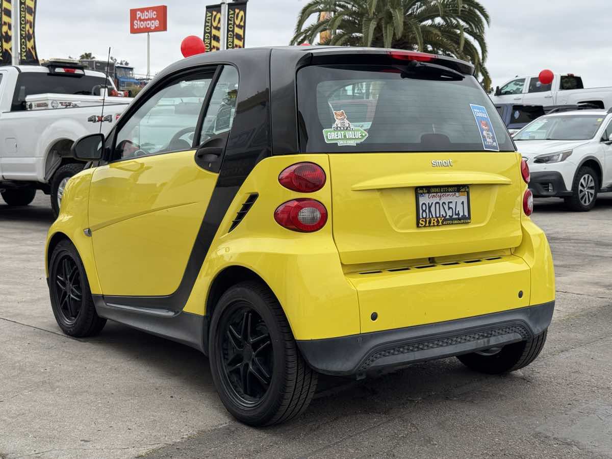 Used 2013 smart fortwo pure RWD image 11