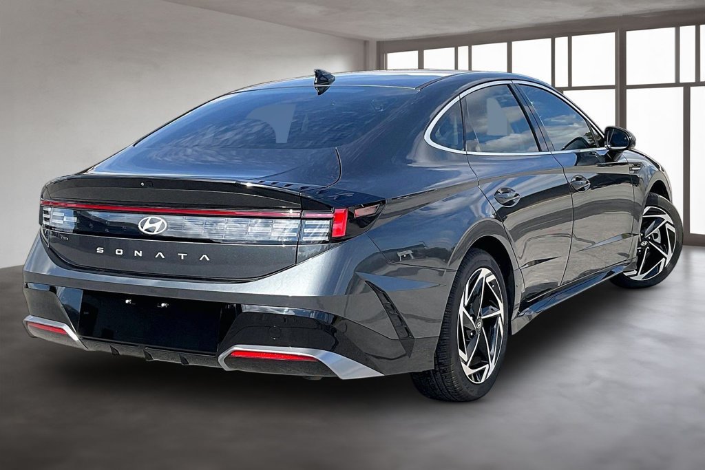Used 2026 Hyundai Sonata SEL FWD image 6