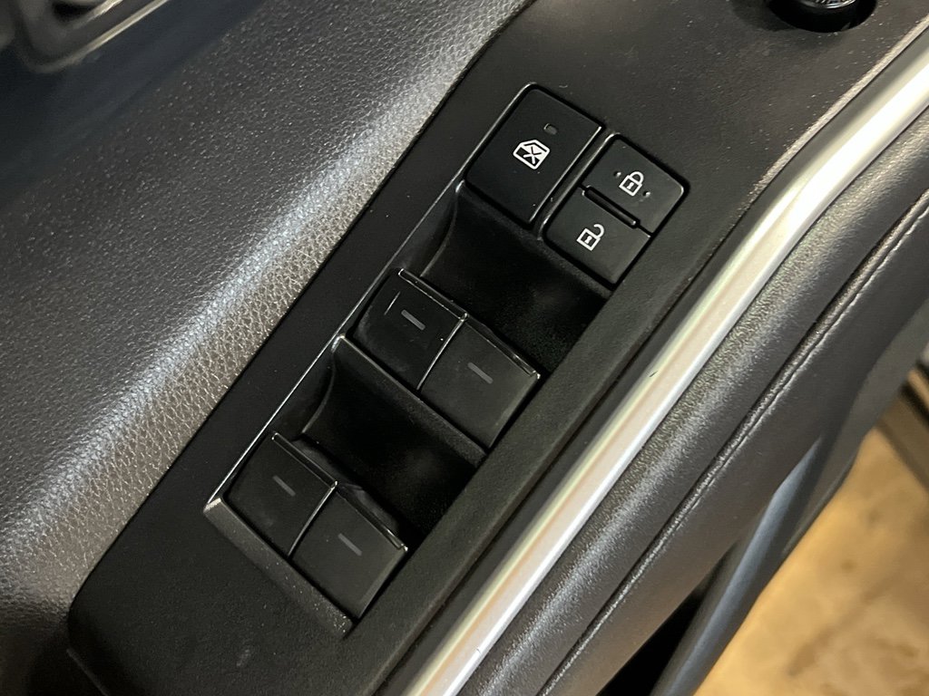 Used 2020 Toyota Highlander XLE image 10