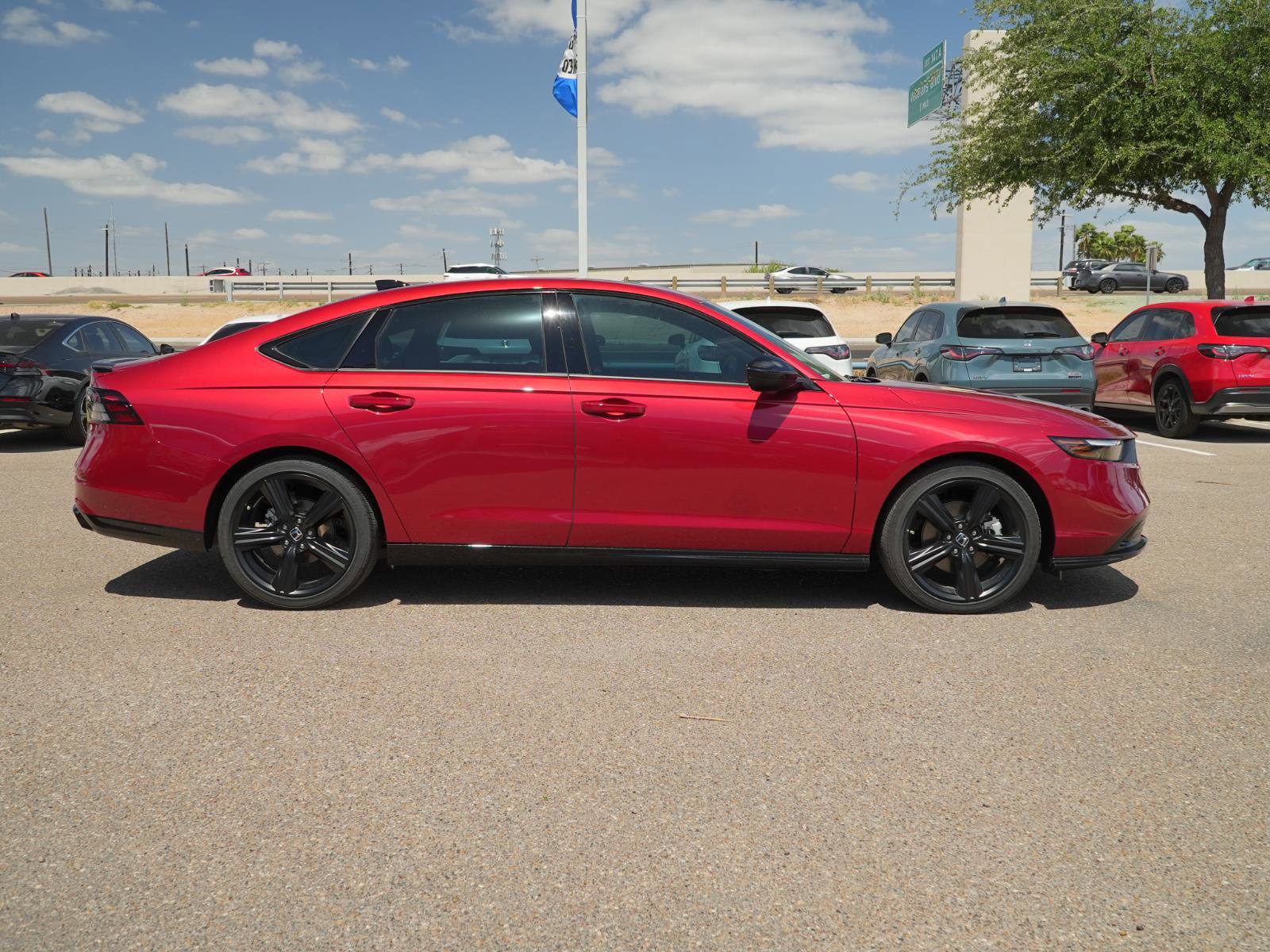 Used 2025 Honda Accord Sport image 4