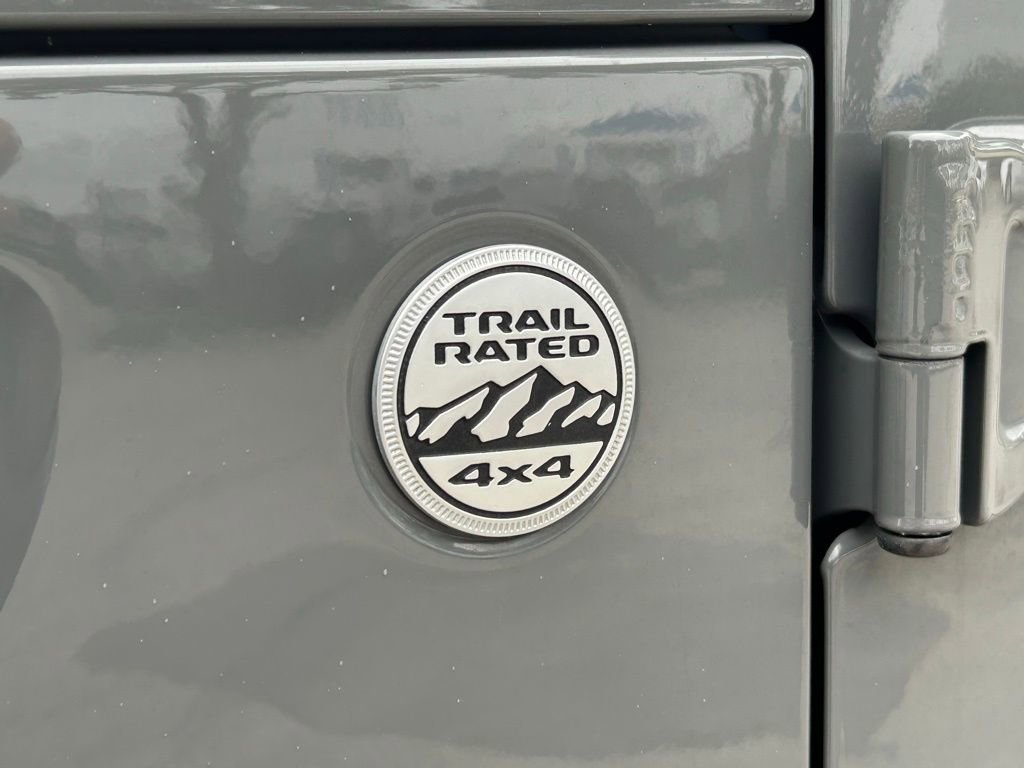 Certified 2018 Jeep Wrangler Unlimited Sahara image 27