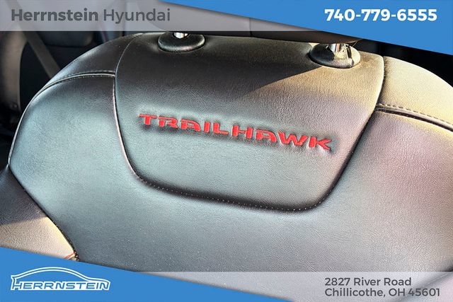 Used 2019 Jeep Cherokee Trailhawk AWD/4WD image 23