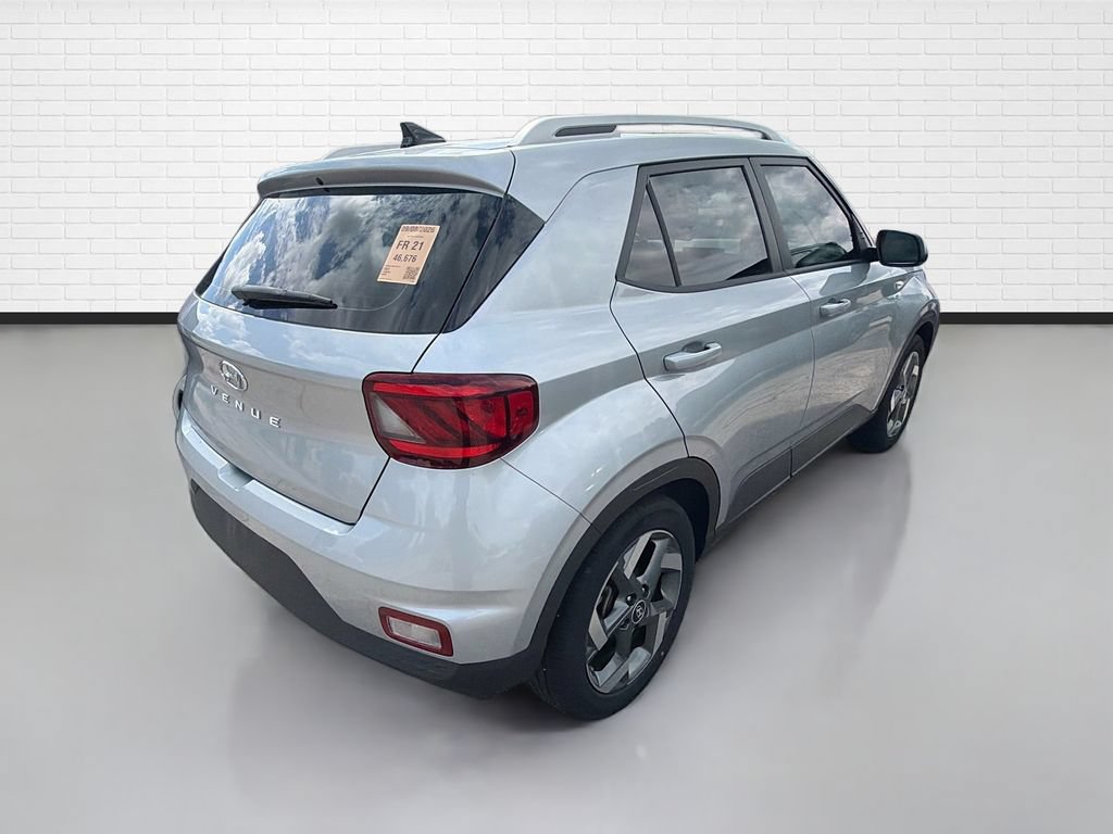 Used 2022 Hyundai Venue SEL FWD image 8