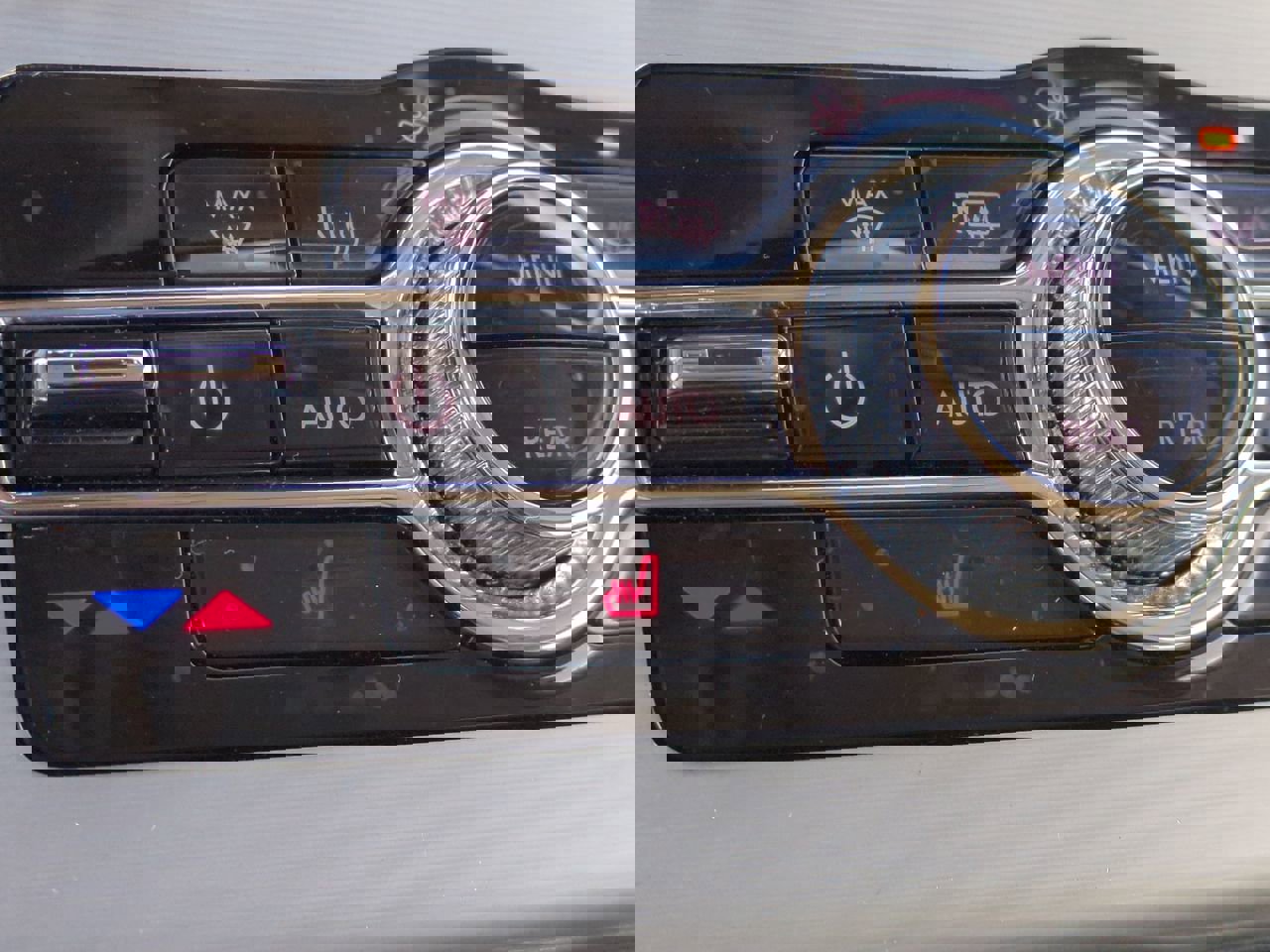 Certified 2023 Lincoln Aviator AWD w/ Class IV Trailer Tow Package image 22