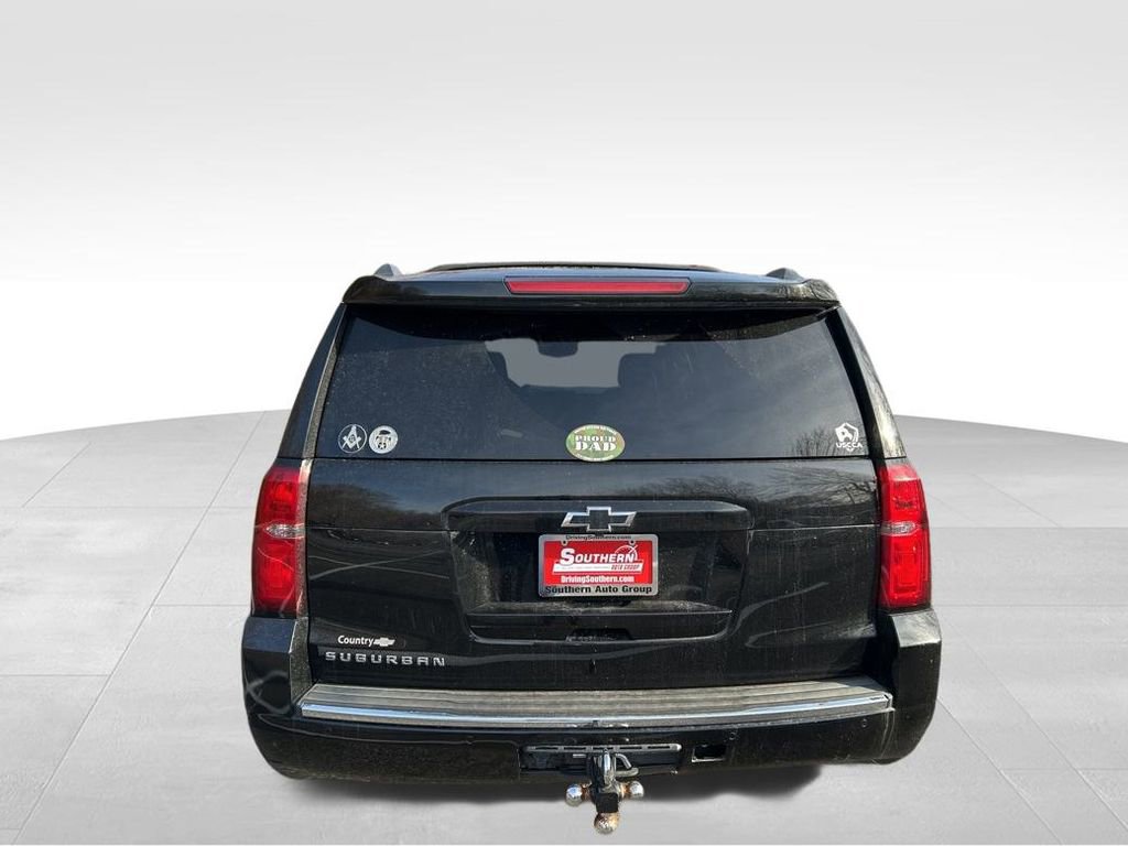 Used 2016 Chevrolet Suburban LTZ image 4
