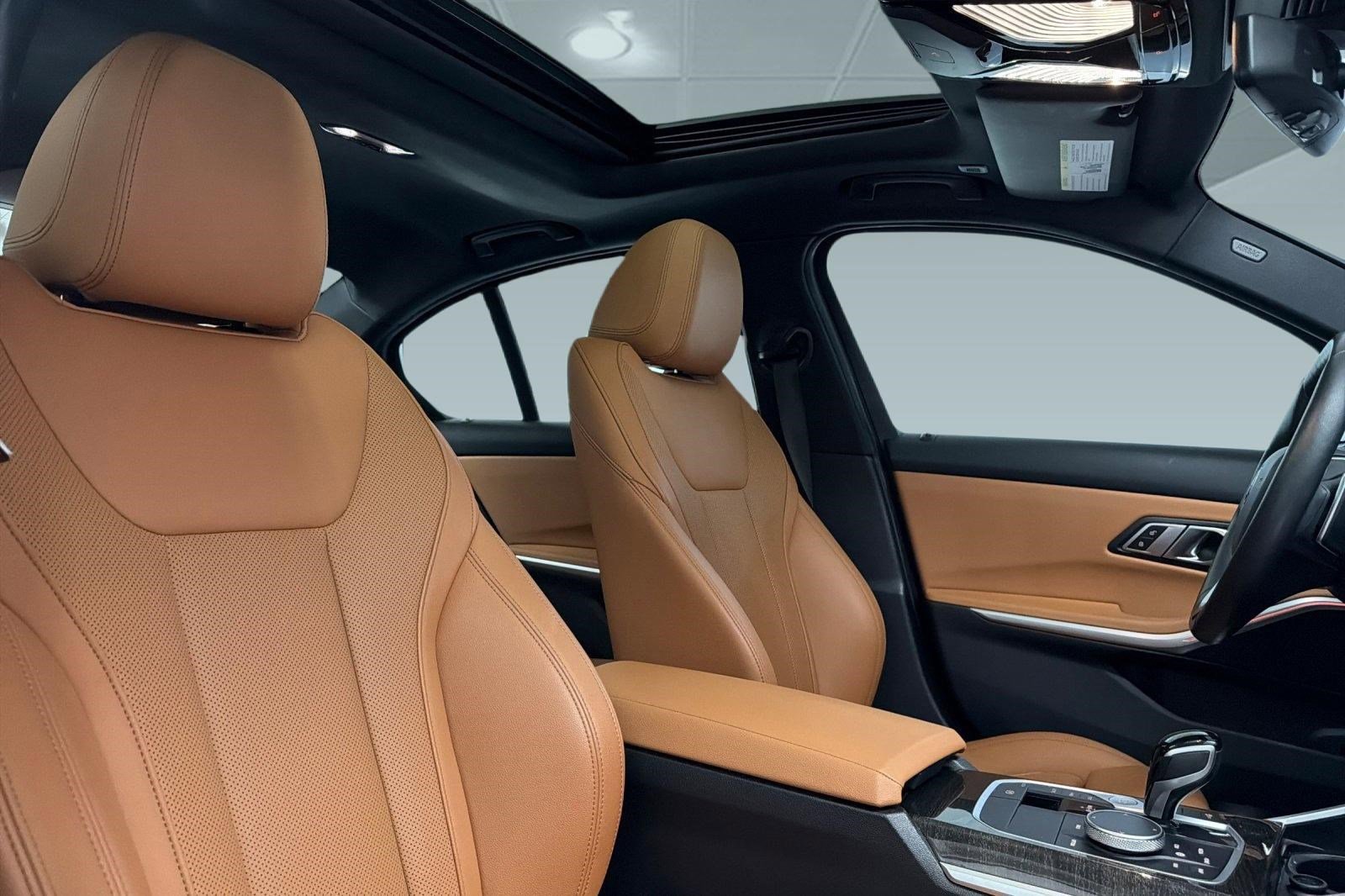 Used 2022 BMW 330e w/ Premium Package image 32