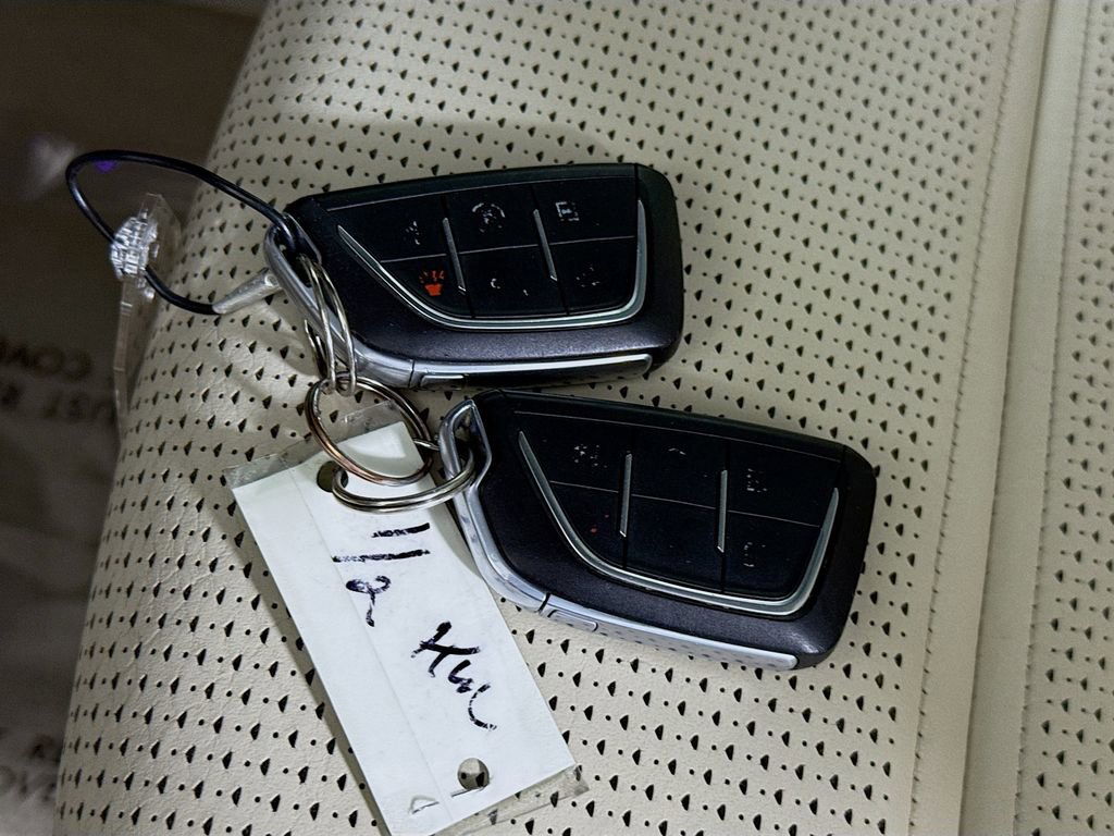 Used 2021 Cadillac Escalade Premium Luxury Platinum image 36