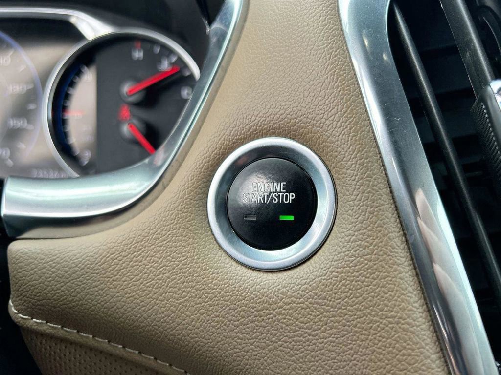 Used 2022 Chevrolet Traverse Premier FWD image 33