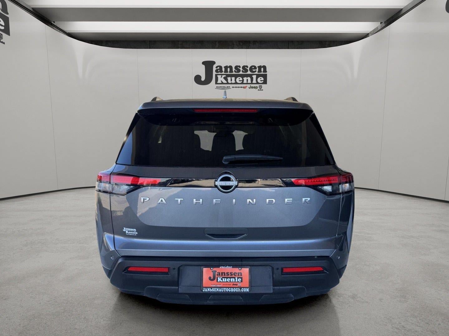 Used 2025 Nissan Pathfinder SV FWD image 2