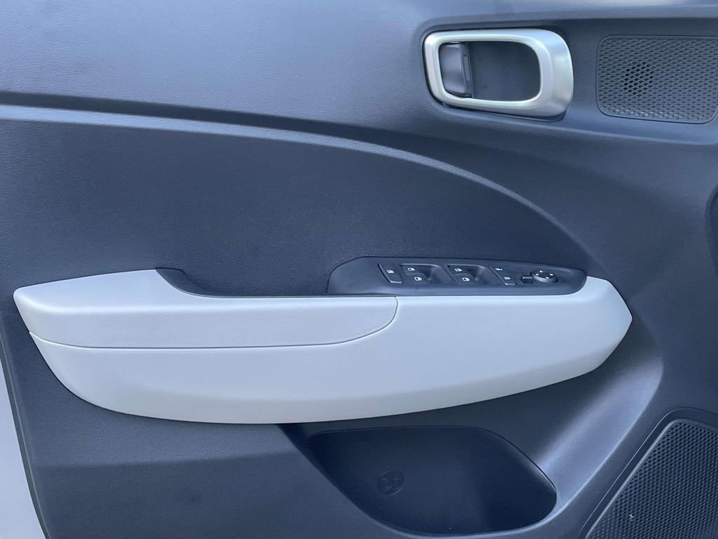 New 2026 Hyundai Venue SEL FWD image 13