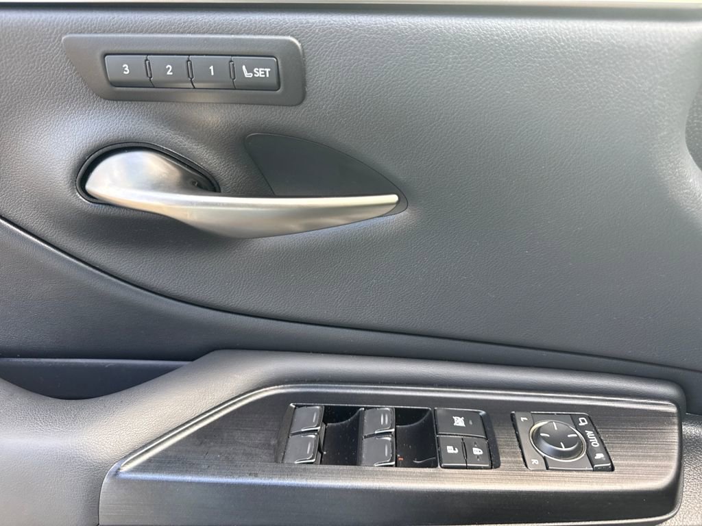 Used 2021 Lexus ES 350 w/ Premium Package image 15