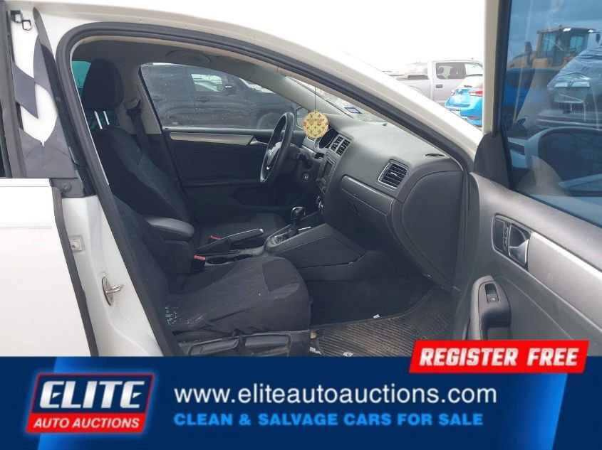 Used 2017 Volkswagen Jetta S w/ Jetta S Cold Weather Package image 9