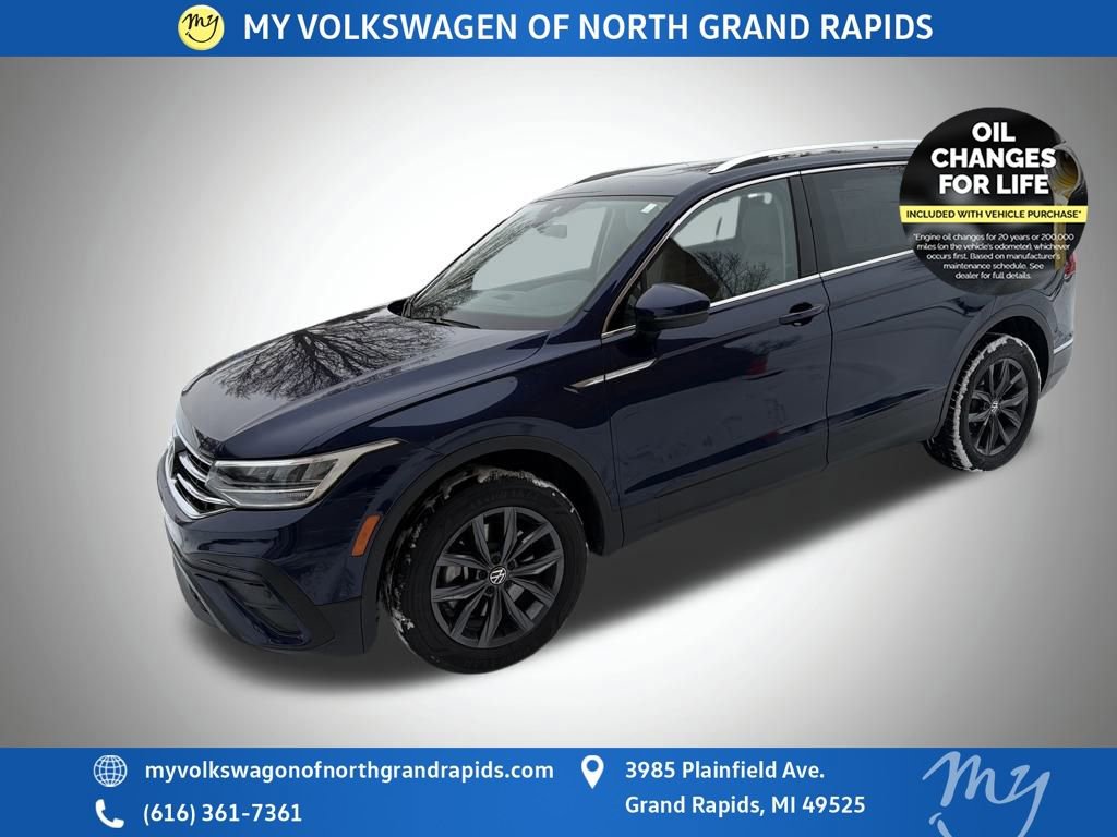 Used 2022 Volkswagen Tiguan SE w/ Panoramic Sunroof Package image 4