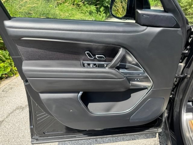 Certified 2025 Land Rover Range Rover SE AWD/4WD image 8