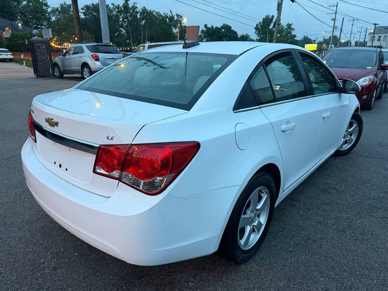 Used 2015 Chevrolet Cruze LT FWD image 6