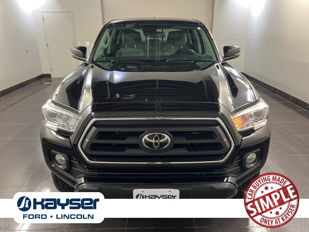 Used 2020 Toyota Tacoma SR5 w/ Technology Package image 2
