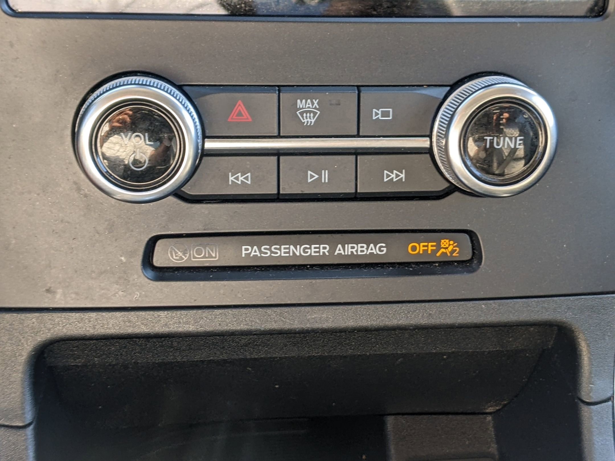 Used 2024 Ford Edge Titanium image 28