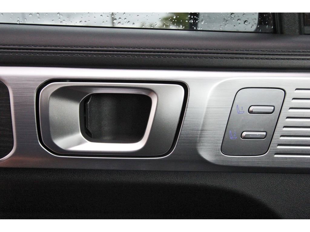 Certified 2025 Hyundai Santa Fe Limited AWD/4WD image 24