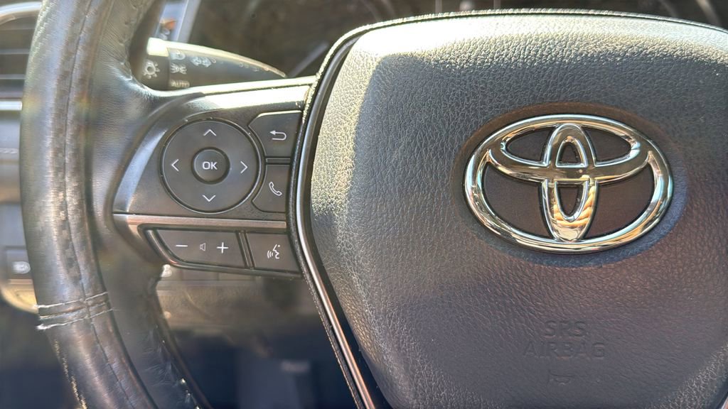 Used 2022 Toyota Camry SE FWD image 7