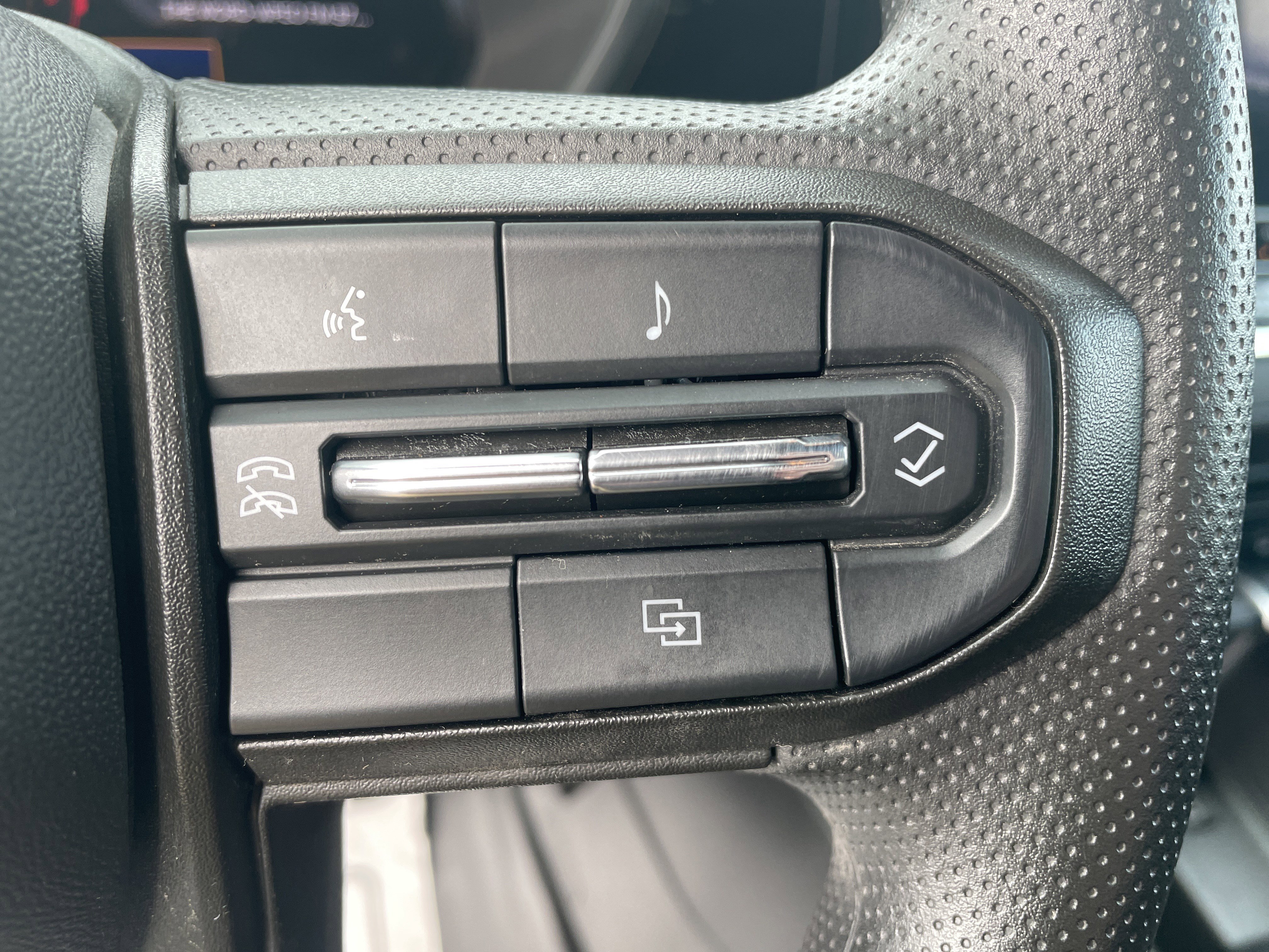 Used 2024 Chevrolet Colorado W/T w/ Advanced Trailering Package image 17