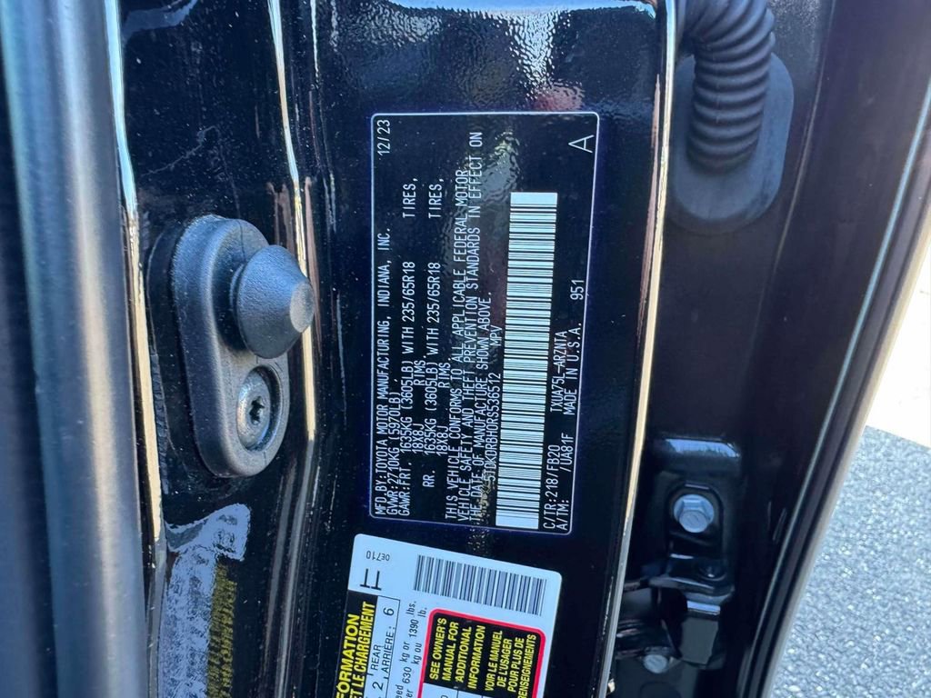 Used 2024 Toyota Highlander LE image 10