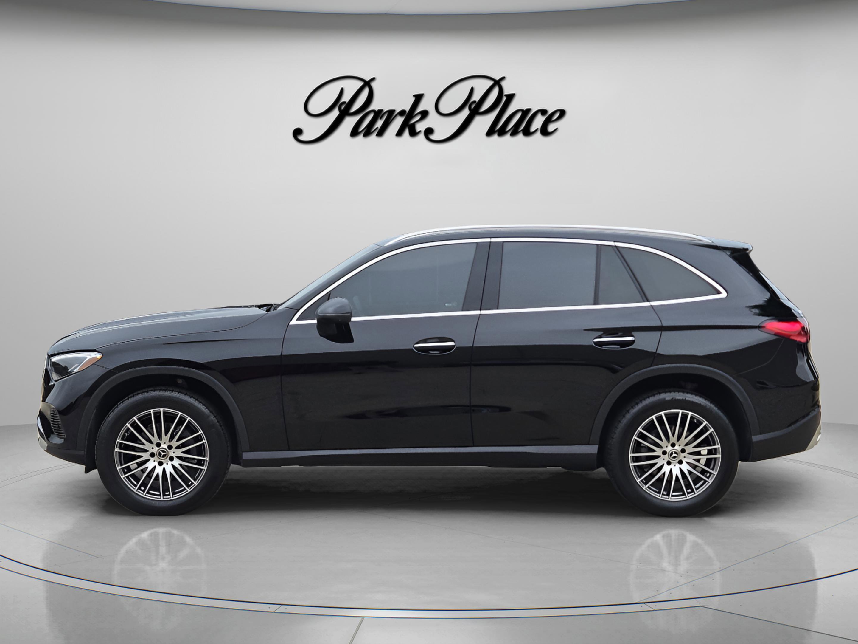 Certified 2026 Mercedes-Benz GLC 300 4MATIC image 2