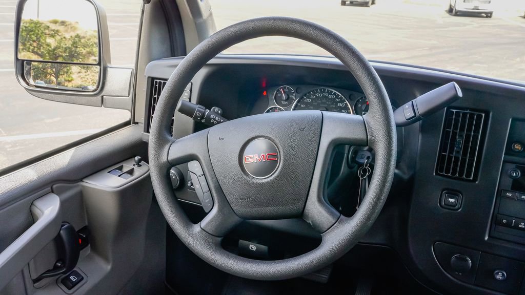 Used 2025 GMC Savana 3500 LT w/ LT Preferred Equipment Group RWD image 15