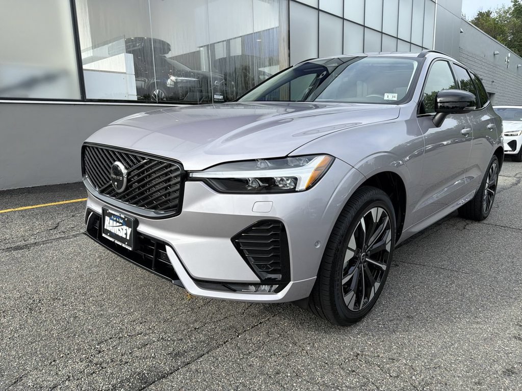 New 2026 Volvo XC60 B5 Plus w/ Climate Package AWD/4WD image 4