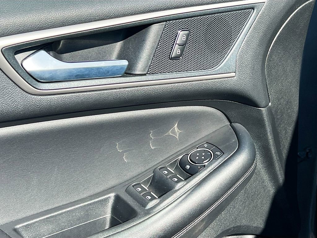 Used 2024 Ford Edge SEL image 17