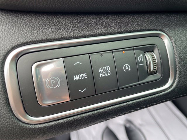 Used 2025 Buick Enclave Avenir w/ Super Cruise Package FWD image 18