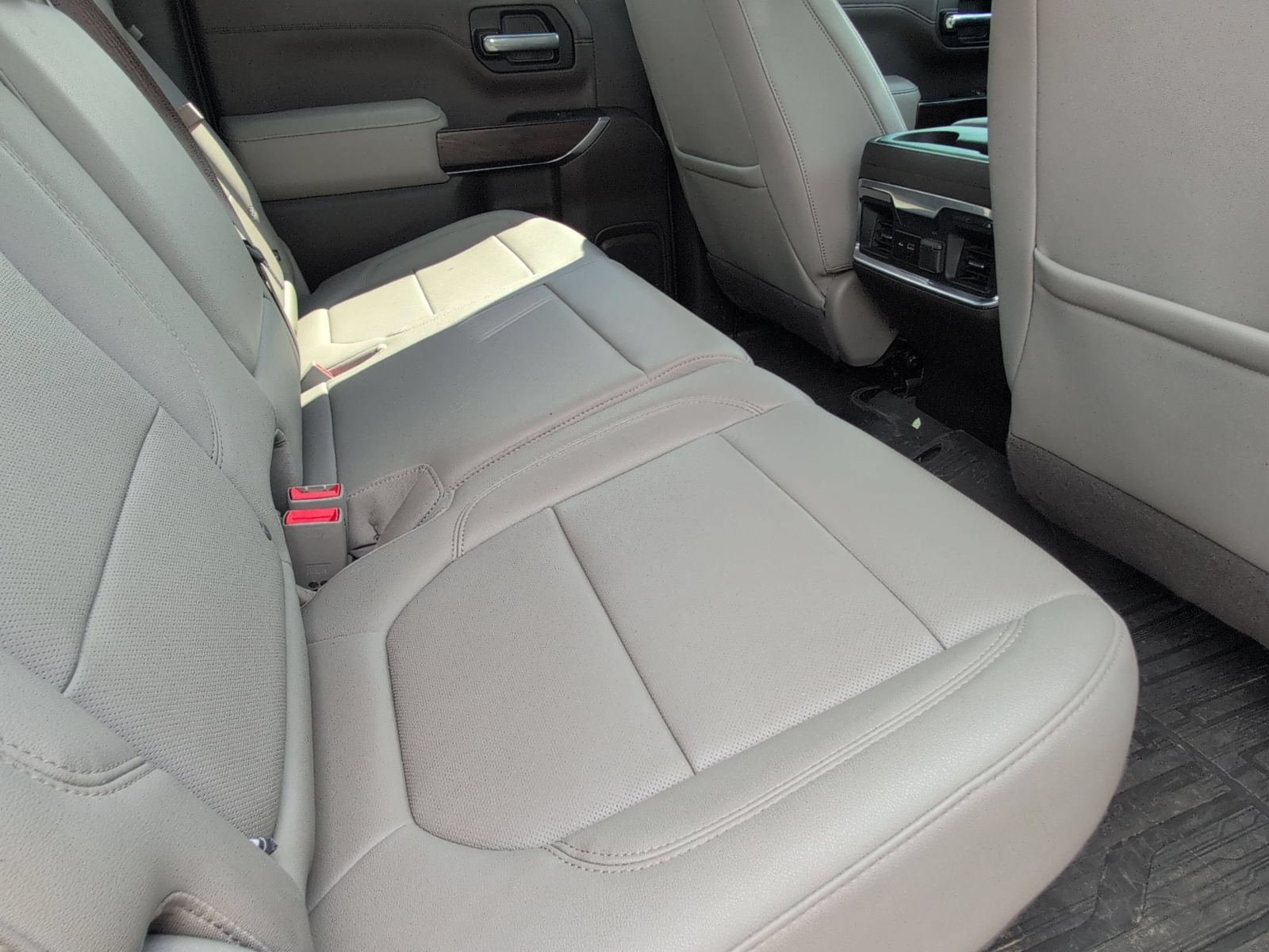 Used 2022 GMC Sierra 1500 SLT w/ SLT Premium Plus Package AWD/4WD image 28