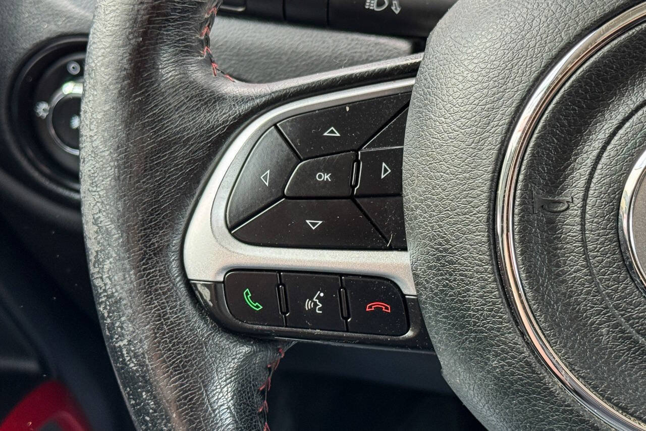 Used 2019 Jeep Renegade Trailhawk w/ UConnect 8.4 Nav Group AWD/4WD image 26