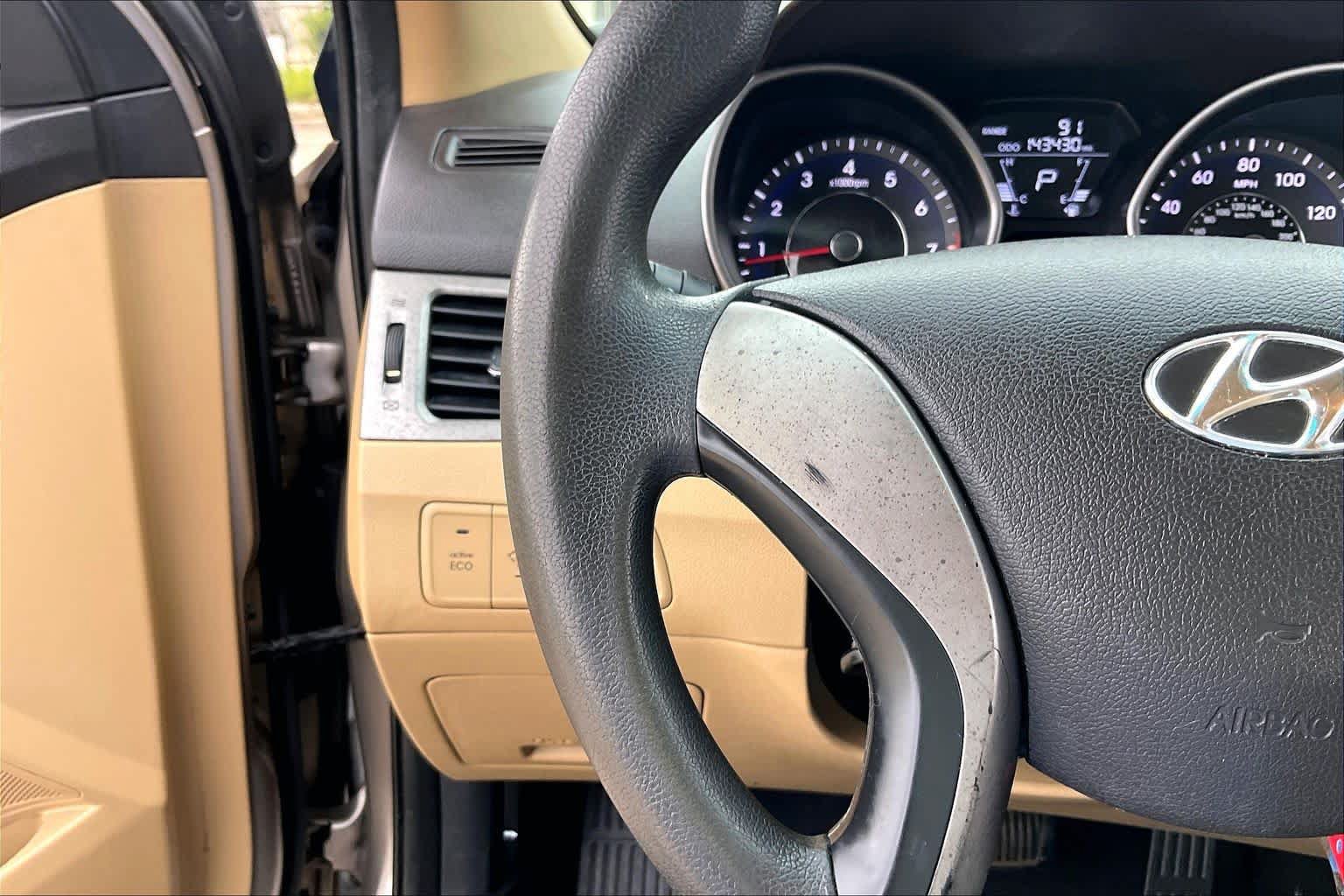 Used 2013 Hyundai Elantra GLS FWD image 24