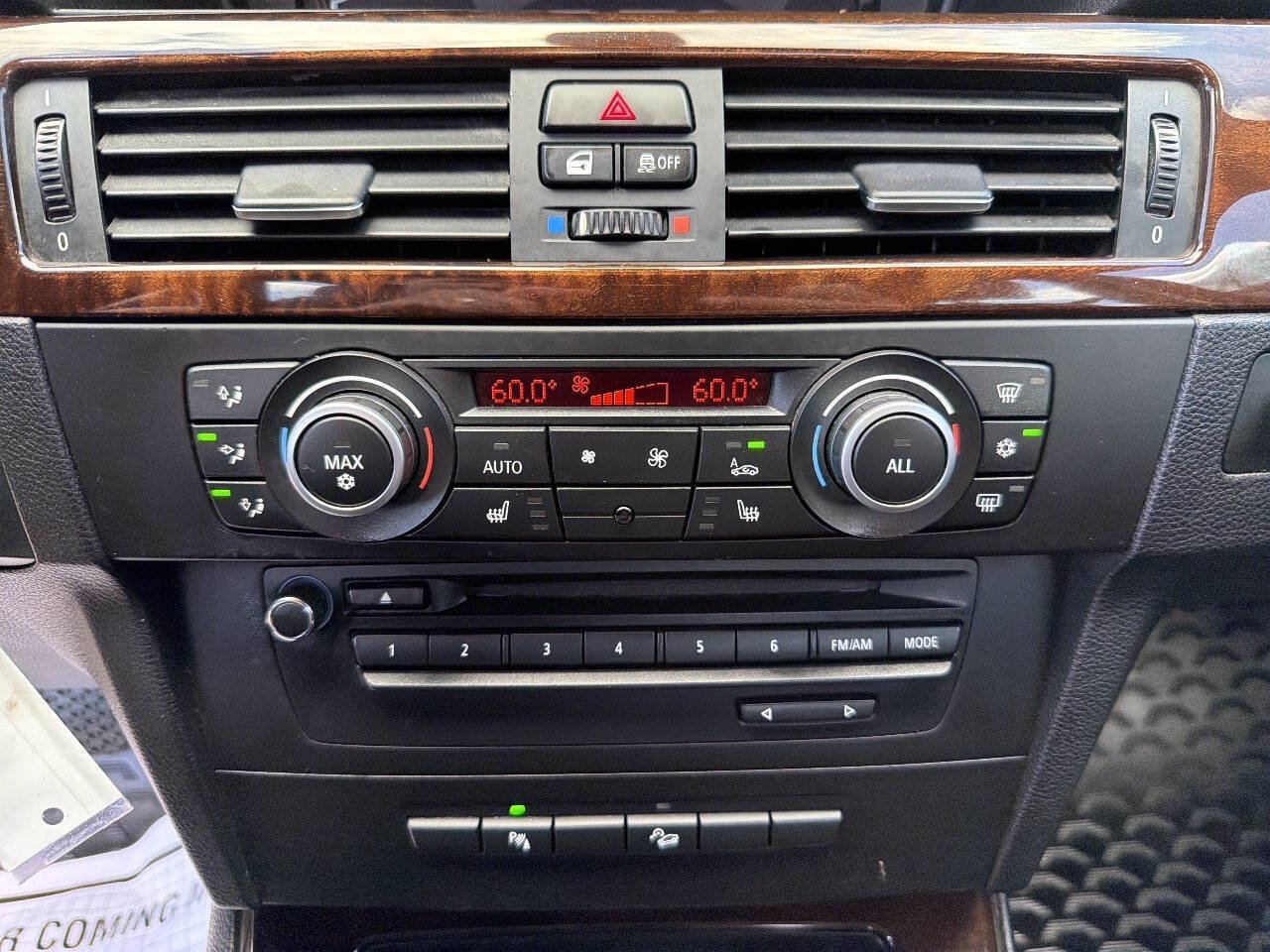 Used 2011 BMW 328i xDrive Sedan AWD/4WD image 28