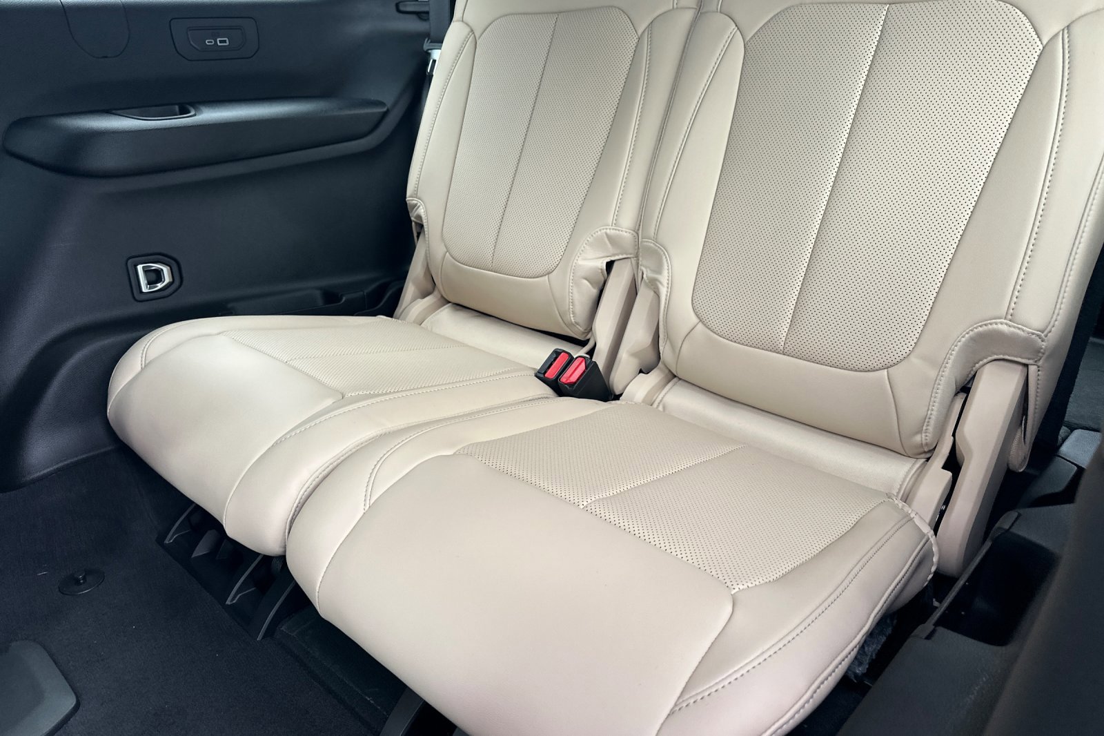 New 2025 Jeep Grand Cherokee L Limited w/ Luxury Tech Group II image 14