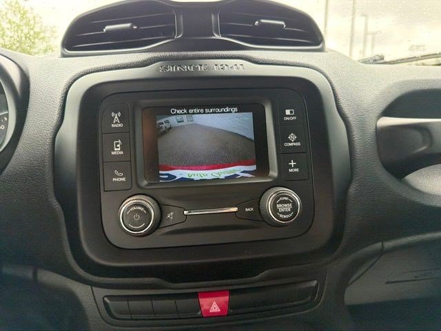 Used 2015 Jeep Renegade Trailhawk AWD/4WD image 27